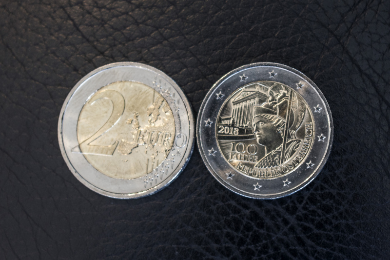 2 Euro-Münze mit Parlamentsprägung