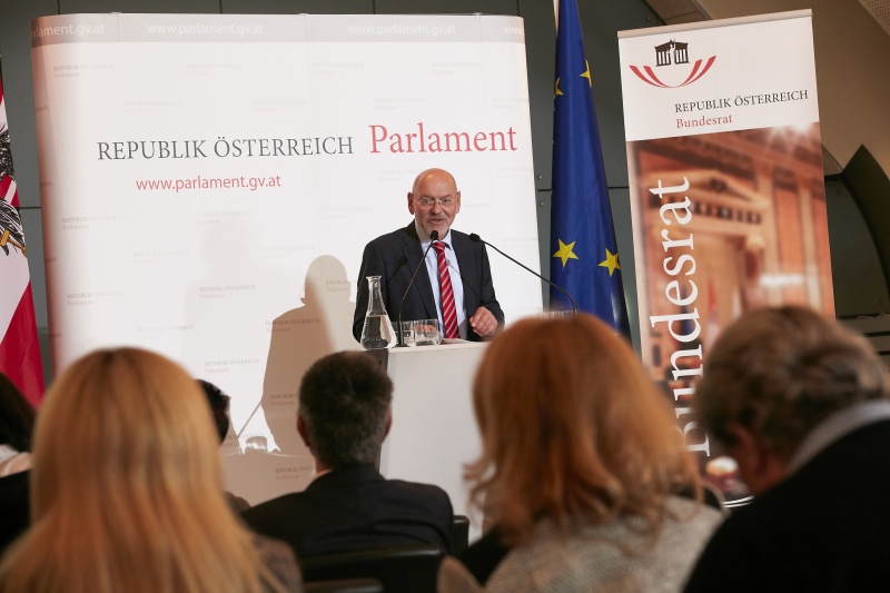 Schlussworte durch Bundesratspräsident Reinhard Todt (S)
