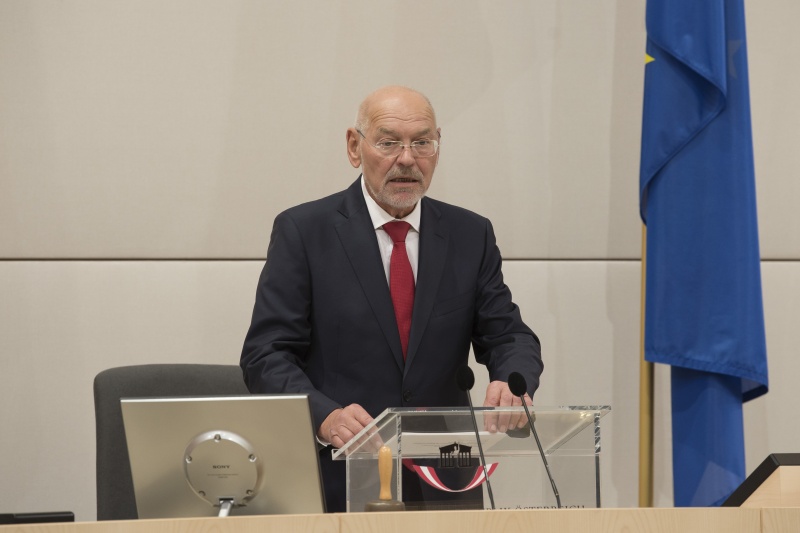 Bundesratspräsident Reinhard Todt (S) bei seiner Rede