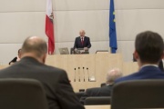 Bundesratspräsident Reinhard Todt (S) bei seiner Rede