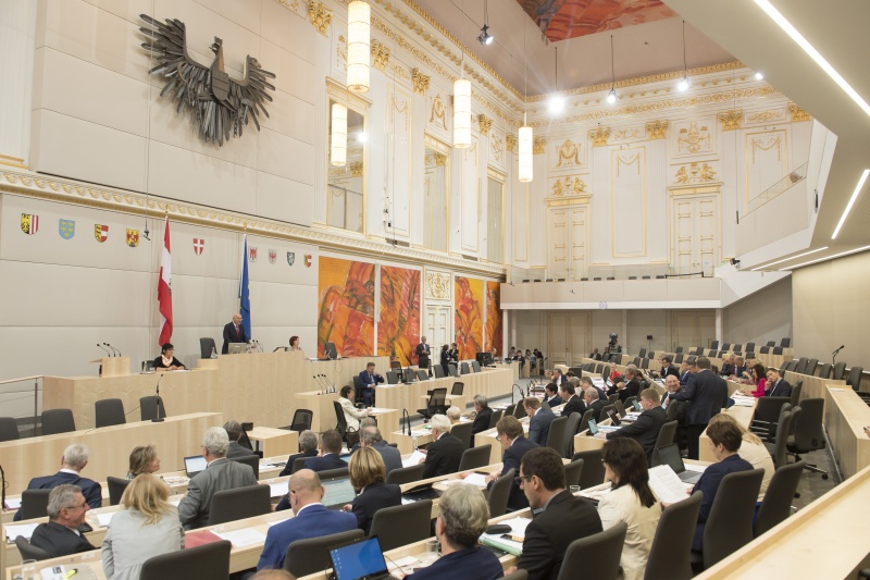 Bundesratspräsident Reinhard Todt (S) bei seiner Rede