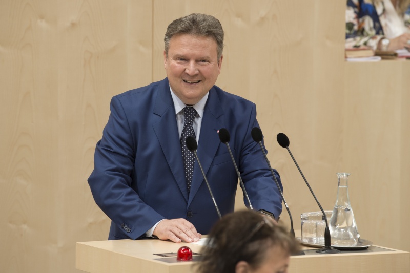 Landeshauptmann von Wien Michael Ludwig  am Rednerpult