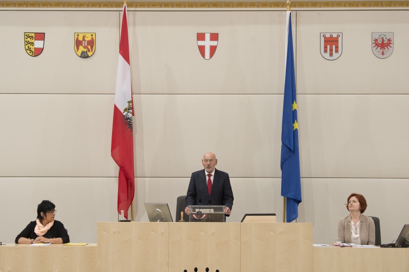 Bundesratspräsident Reinhard Todt (S) bei seiner Rede