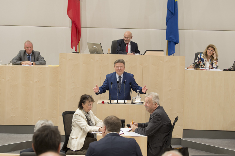 Landeshauptmann von Wien Michael Ludwig  am Rednerpult