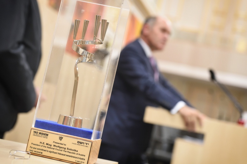 Ehrenzeichen für Nationalratspräsident Wolfgang Sobotka (V)