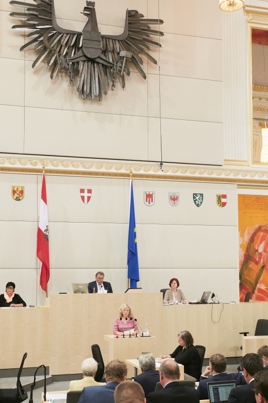 Bundesrätin Eva Prischl (S)