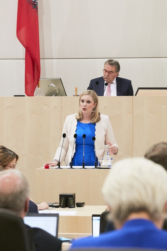 Bundesrätin Marlene Zeidler-Beck (V)