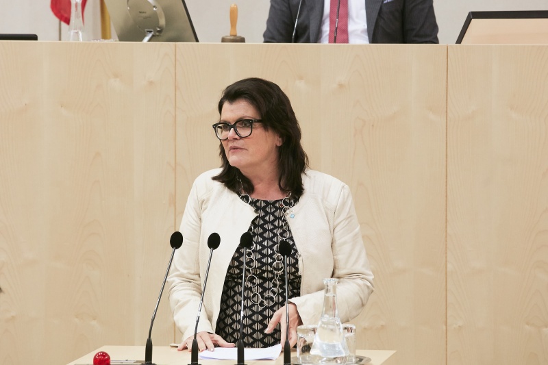 Bundesrätin Elisabeth Pfurtscheller (V)