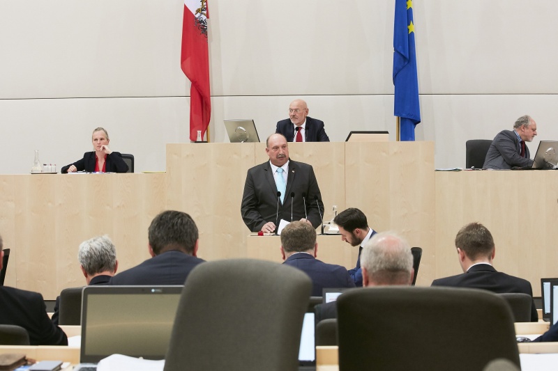 Bundesrat Michael Bernard (F)
