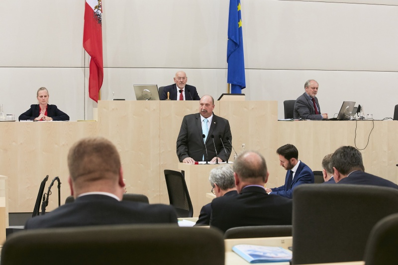 Bundesrat Michael Bernard (F)