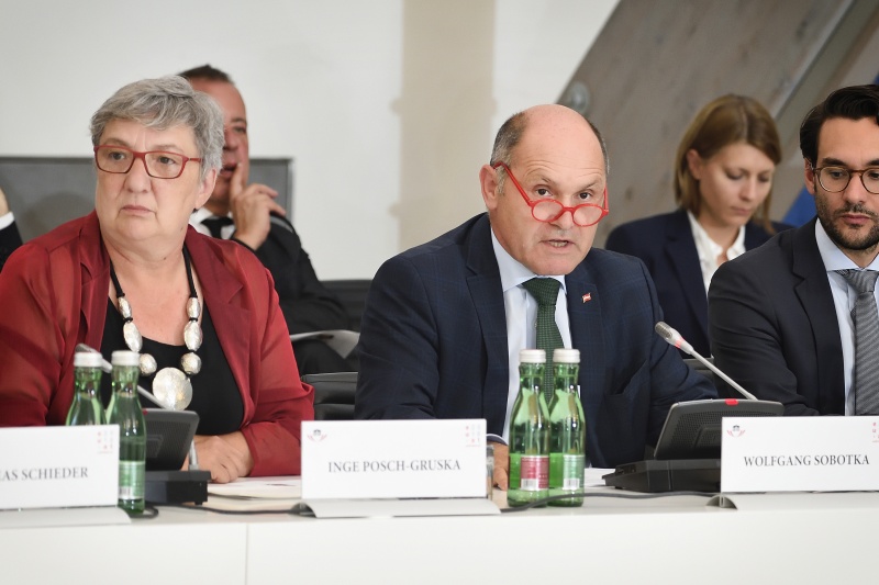 Von links: Bundesratspräsidentin Inge Posch-Gruska (S), Nationalratspräsident Wolfgang Sobotka (V)