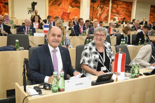 Von links: Nationalratspräsident Wolfgang Sobotka (V), Bundesratspräsidentin Inge Posch-Gruska (S)