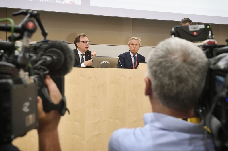 Vorsitz von links: Bundesrat Christian Buchmann (V), Nationalratsabgeordneter Reinhold Lopatka (V)