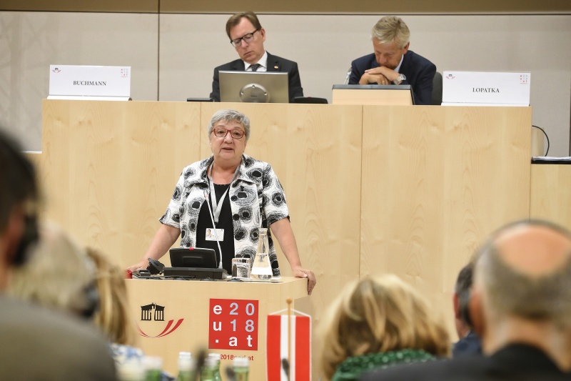 Bundesratspräsidentin Inge Posch-Gruska (S) am Wort