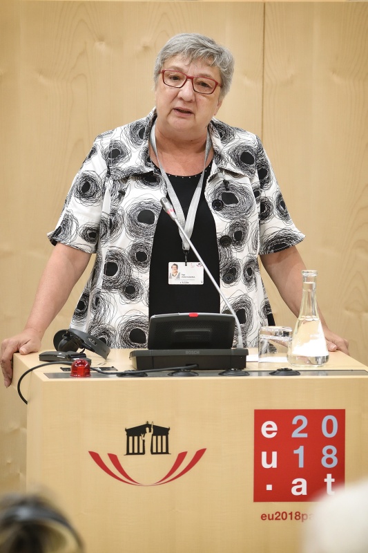 Bundesratspräsidentin Inge Posch-Gruska (S) am Wort