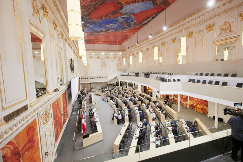 Vorsitz von links: Bundesrat Christian Buchmann (V), Nationalratsabgeordneter Reinhold Lopatka (V)