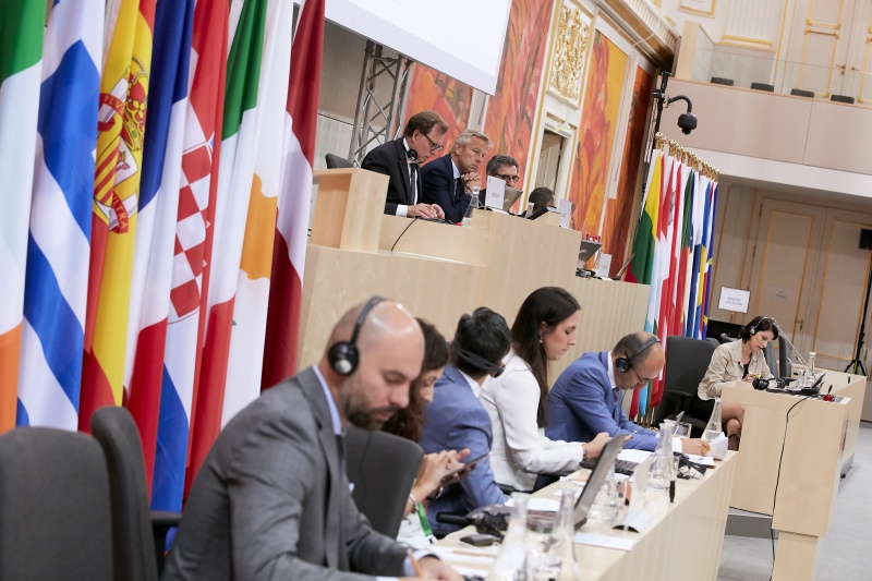 Vorsitz von links: Bundesrat Christian Buchmann (V), Nationalratsabgeordneter Reinhold Lopatka (V)
