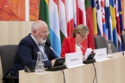 von rechts: Vizepräsidentin des Europäischen Parlaments Mairead Mc Guinness, Erster Vizepräsident der Europäischen Kommission Frans Timmermans