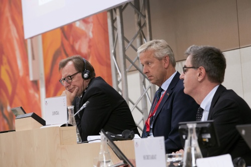Vorsitz von links: Bundesrat Christian Buchmann (V), Nationalratsabgeordneter Reinhold Lopatka (V)