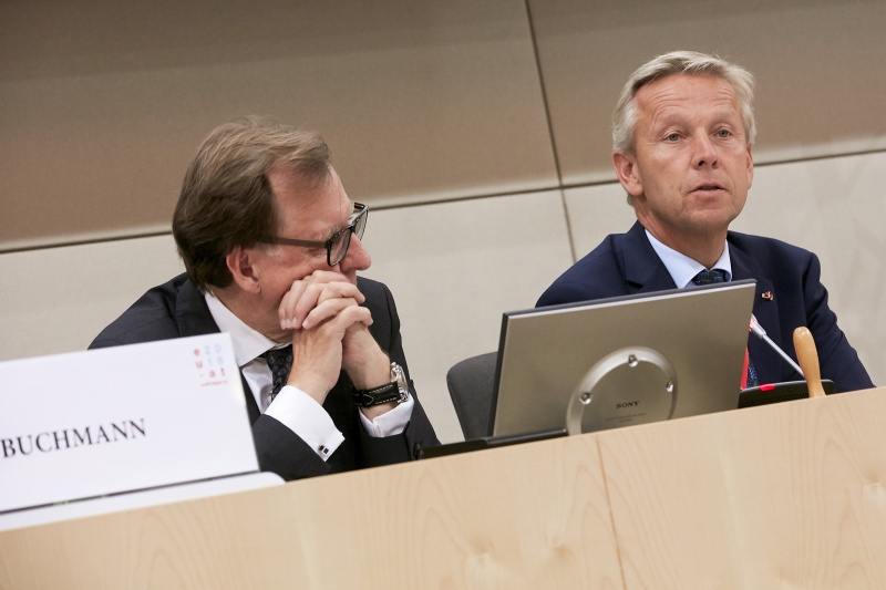 Vorsitz von links: Bundesrat Christian Buchmann (V), Nationalratsabgeordneter Reinhold Lopatka (V)