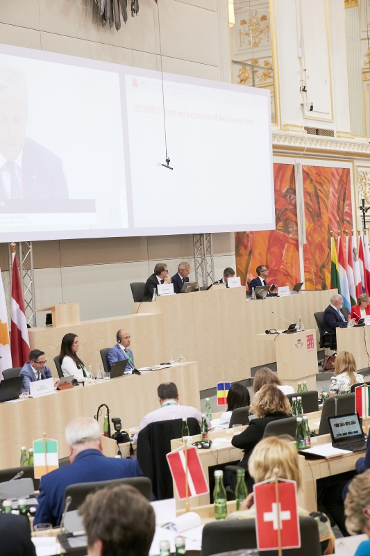 Vorsitz von links: Bundesrat Christian Buchmann (V), Nationalratsabgeordneter Reinhold Lopatka (V)