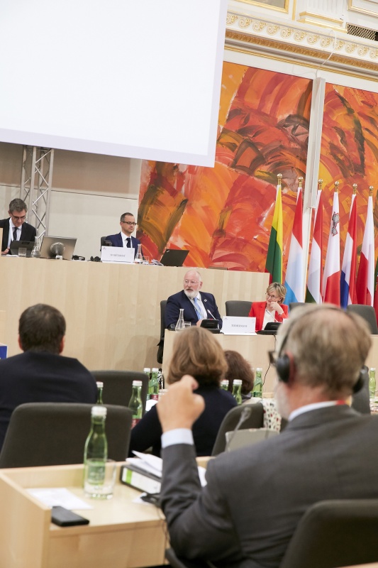 von rechts: Vizepräsidentin des Europäischen Parlaments Mairead Mc Guinness, Erster Vizepräsident der Europäischen Kommission Frans Timmermans