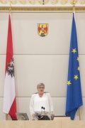 Am Präsidium: Bundesraspräsidentin Inge Posch-Gruska (S) bei ihrer Antrittsrede vor dem Bundesrat