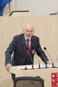Am Rednerpult: Bundesrat Reinhard Todt (S)