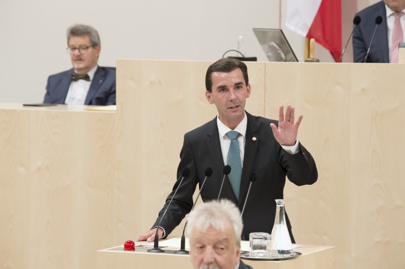 Am Rednerpult: Bundesrat Josef Ofner (F)