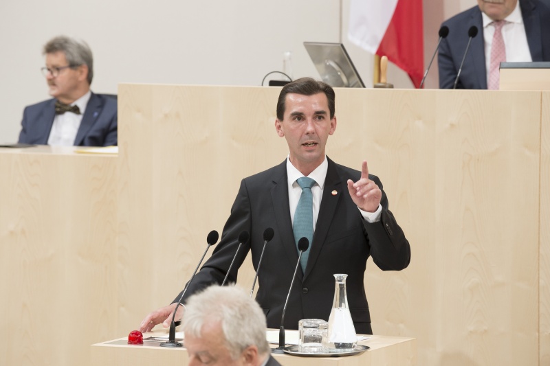 Am Rednerpult: Bundesrat Josef Ofner (F)