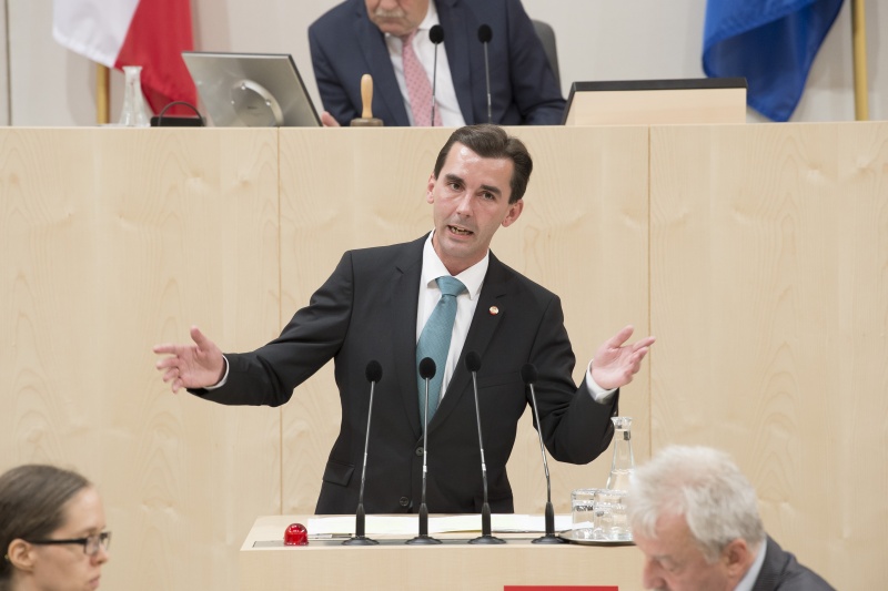 Am Rednerpult: Bundesrat Josef Ofner (F)
