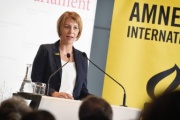 Einleitende Worte druch die Geschäftsführerin Amnesty International ÖsterreichAnnemarie Schlack