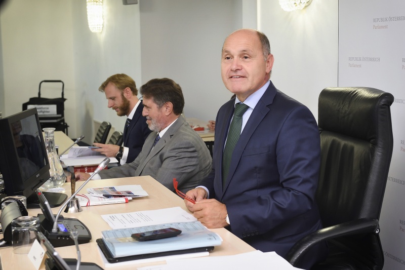 Vorsitzführender Nationalratspräsident Wolfgang Sobotka (V) am Präsidium