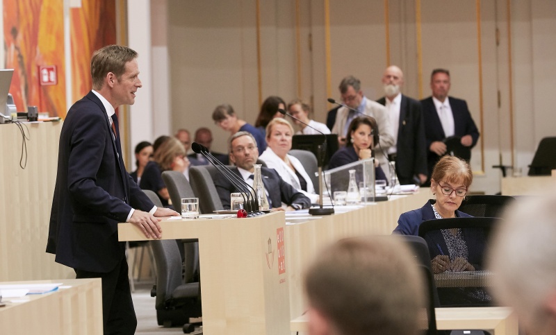 Nationalratsabgeordneter Kai Jan Krainer (S) bei der Begründung der Anfrage