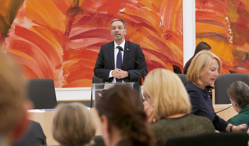 Bundesminister für Inneres Herbert Kickl (F) bei der Beantwortung der Fragen