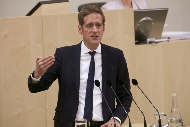 Nationalratsabgeordneter Kai Jan Krainer (S) bei der Begründung der Anfrage