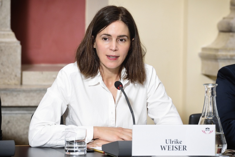 Moderatorin Ulrike Weiser