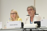 Von rechts: Bundesraspräsidentin Inge Posch-Gruska (S), Bundesministerin für Digitalisierung und Wirtschaftsstandort Margarete Schramböck (V)
