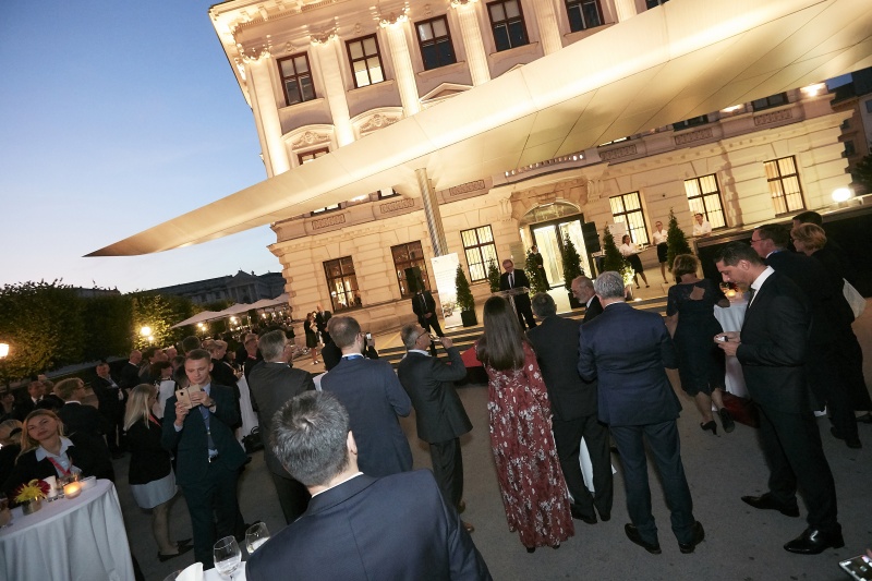 Begrüßung der VeranstaltungsteilnehmerInnen durch Nationalratsabgeordneten Karlheinz Kopf (V)