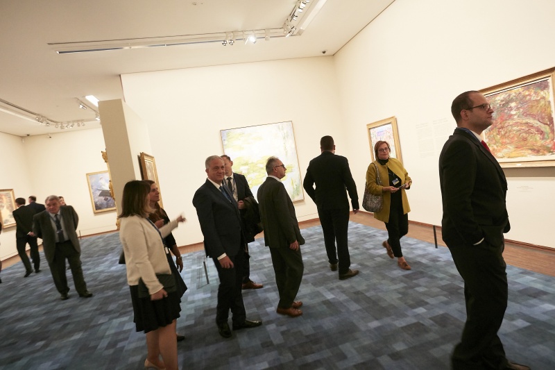 VeranstaltungsteilnehmerInnen besuchen die Ausstellung der Albertina