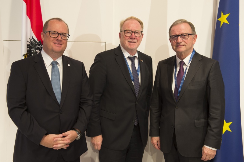 Session 3: Combatting tax evasion. Von links: Staatssekretär Hubert Fuchs (F), Hans Michelbach, Member of the German Bundestag, Vorsitzender Nationalratsabgeordneter Karlheinz Kopf (V)