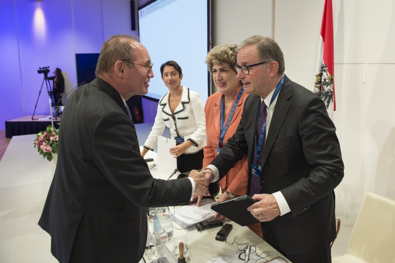 Session 4: Digitalisation and its impact on employment. Von links: Abgeordneter zum Europäischen Parlament Othmar Karas (V), Milena Angelova, Vice-President of the European Economic and Social Committee, Maria João Rodrigues, Member of the European Parliament (tbc), Vorsitzender Nationalratsabgeordneter Karlheinz Kopf (V)