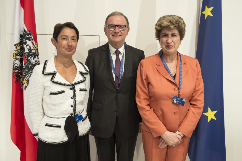 Session 4: Digitalisation and its impact on employment. Von links: Milena Angelova, Vice-President of the European Economic and Social Committee, Vorsitzender Nationalratsabgeordneter Karlheinz Kopf (V), Maria João Rodrigues, Member of the European Parliament