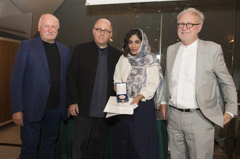 Preisträgerin Maryam Firuzi, Lois Lammerhuber (li)