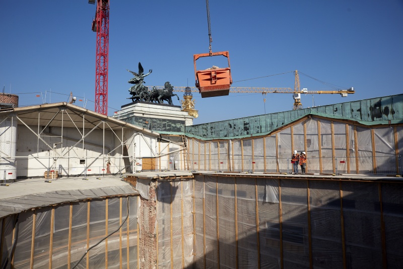 Geöffnetes Parlamentsdach