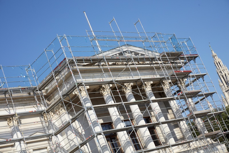 Eingerüstetes Parlamentsgebäude Ring/Rathausplatz