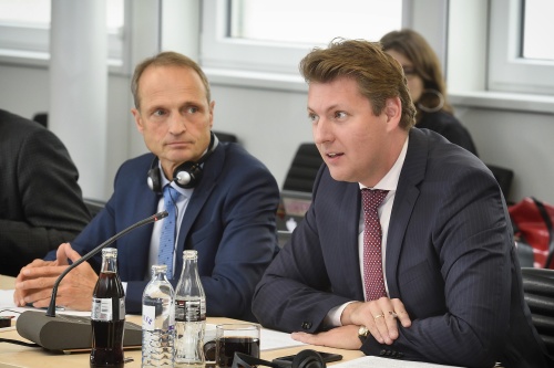 Von links: Nationalratsabgeordneter Wolfgang Gerstl (V), Nationalratsabgeordneter Markus Tschank (F)