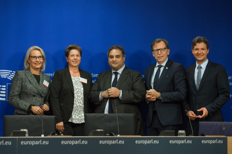 Von links: Jessi Lintl (F), Angela Lueger (S), Claude Moraes, Christian Buchmann (V), Peter Weidinger (V)