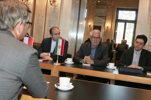 Iranische Delegation unter der Leitung des Obmannes der bilateralen Gruppe Iran-Österreich Hossein Amiri Khamkani (Mitte)