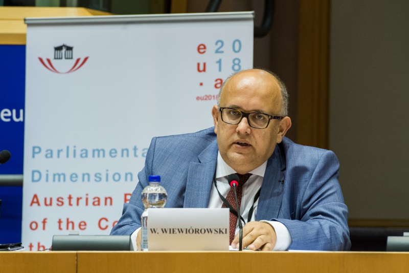 Am Präsidium: W. Wiewiórowski